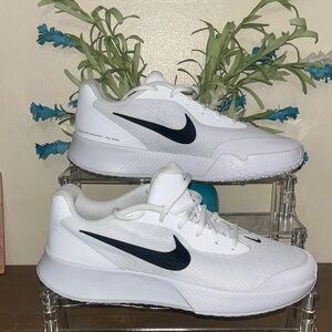 NIKE Women’s Vapor Lite NWOT